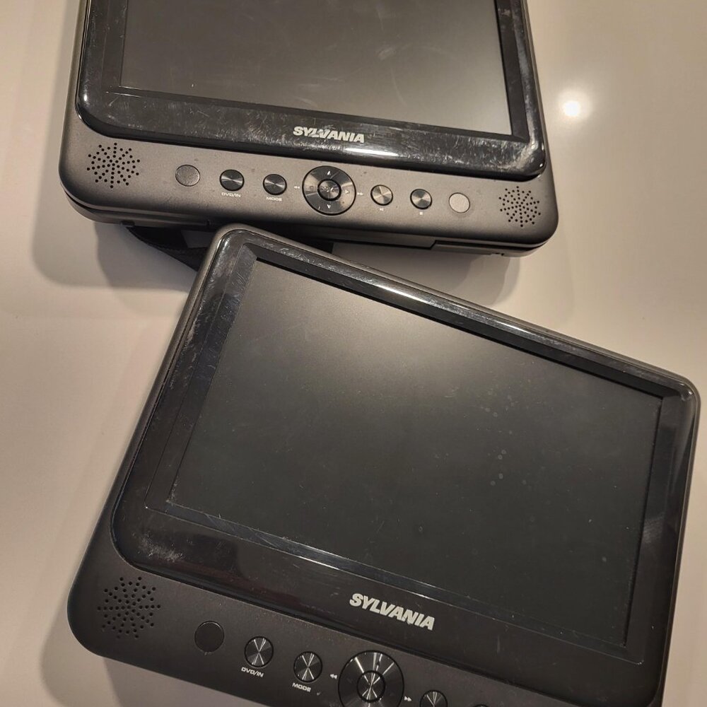 2 Sylvania car TVs